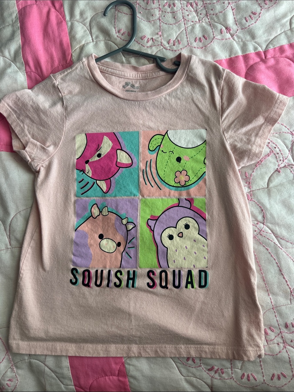 Squish Squad Girls' Light Pink Graphic Tee - Cute Character Print
